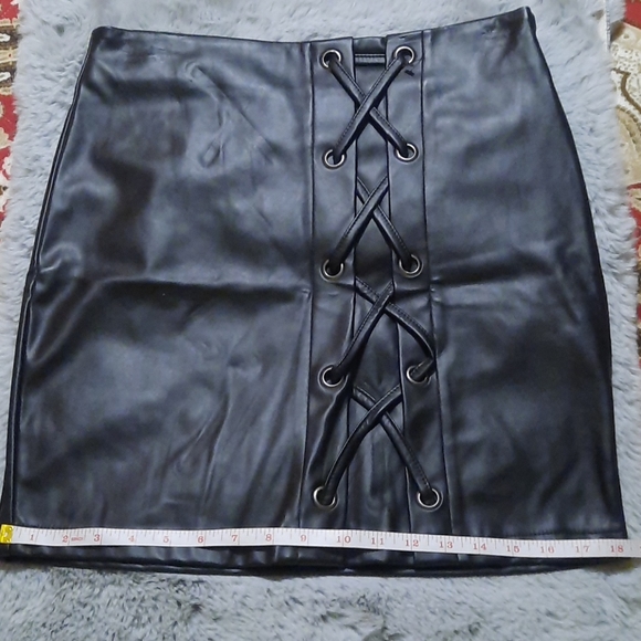 Black Leather Mini Skirt - Picture 8 of 9